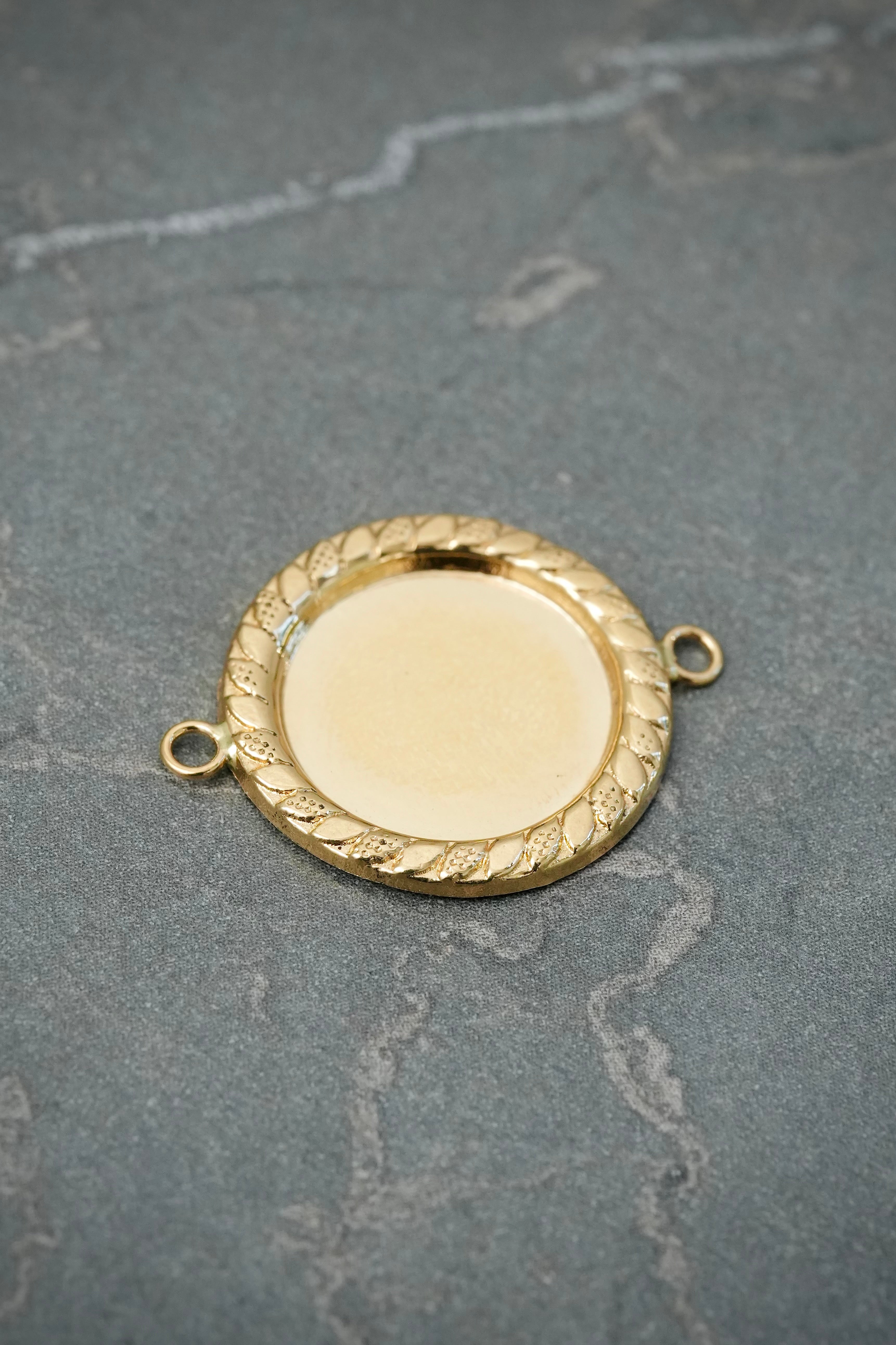 Herraje Diamantado 1gr / 2.4cm / 18.7mm — Oro Amarillo