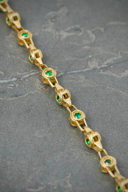 Pulso Rustico con Swarovski Verde 10.4gr / 20.5cm / 4.6mm — Oro Amarillo