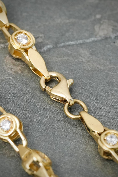 Pulso Rustico con Swarovski Blanco 9.95gr / 19cm / 4.6mm — Oro Amarillo