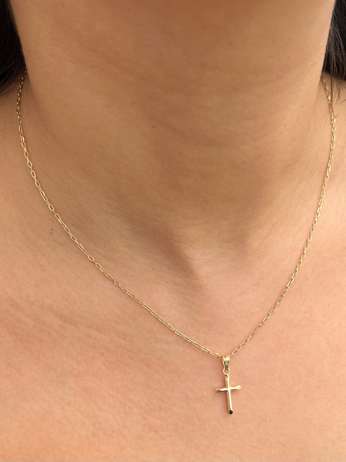 Dije de cruz lisa 0.4gr / 2.3cm / 10mm — Oro Amarillo