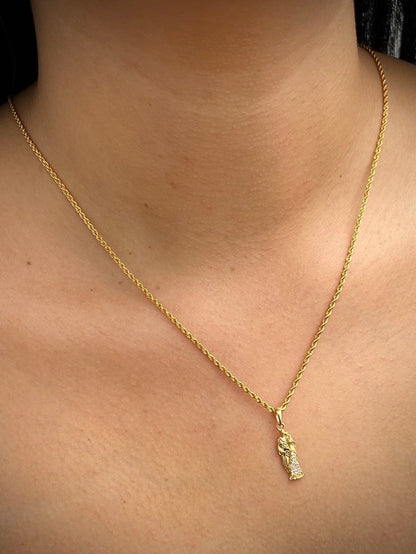 Dije SAN JOSE con swarovski blanco 1.35gr / Largo 2.4cm — Oro Amarillo