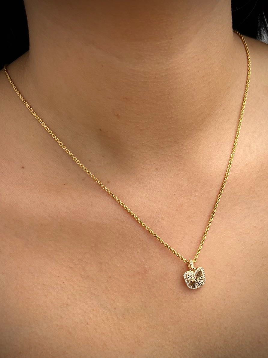Dije mariposa con swarovski blanco 1.6gr / Largo 1.7cm — Oro Amarillo