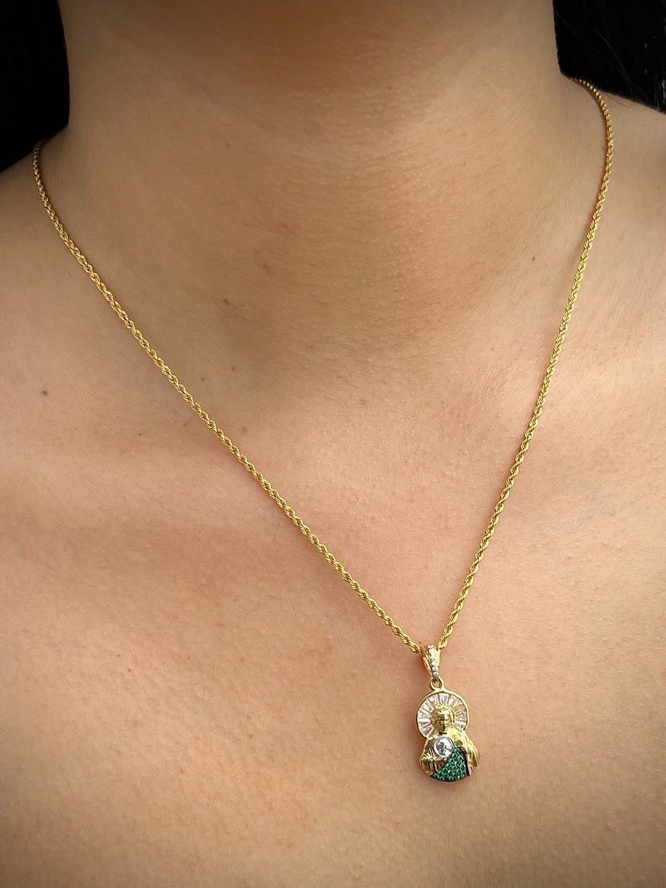 Dije san judas con swarovski verde 2.95gr / Largo 2.8cm — Oro Amarillo