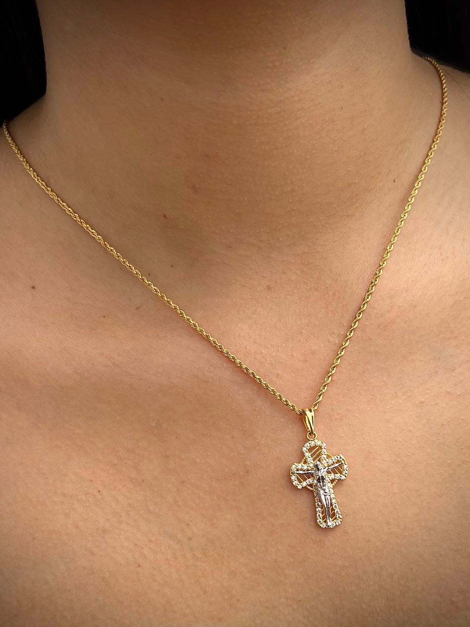 Dije cruz con cristo swarovski blanco 3.35gr / Largo 3.3cm / Dos Oros Nac B