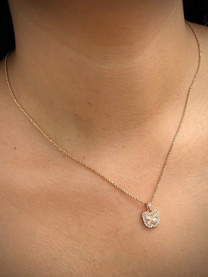 Dije mariposa con swarovski blanco 1.6gr / Largo 1.7cm / Oro Rosado Nac B