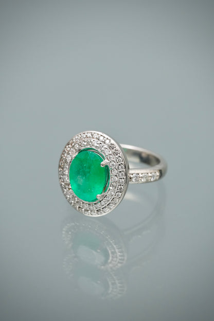 Solitario con 161pts de esmeralda y 90pts de diamantes 8.2gr / Talla 5 1/4 — Oro Blanco