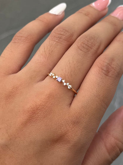 Anillo con Swarovski Morado y Blanco 1.1gr / Talla 7 3/4 — Oro Amarillo