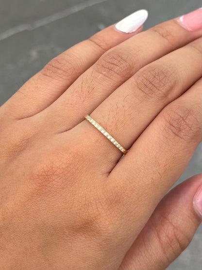 Anillo con 6pts de Diamante Blanco 1.35gr / Talla 6 1/4 — Oro Amarillo