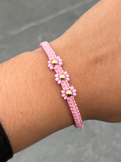 Pulsera en Hilo Rosado de Flores 0.25gr — Oro Amarillo