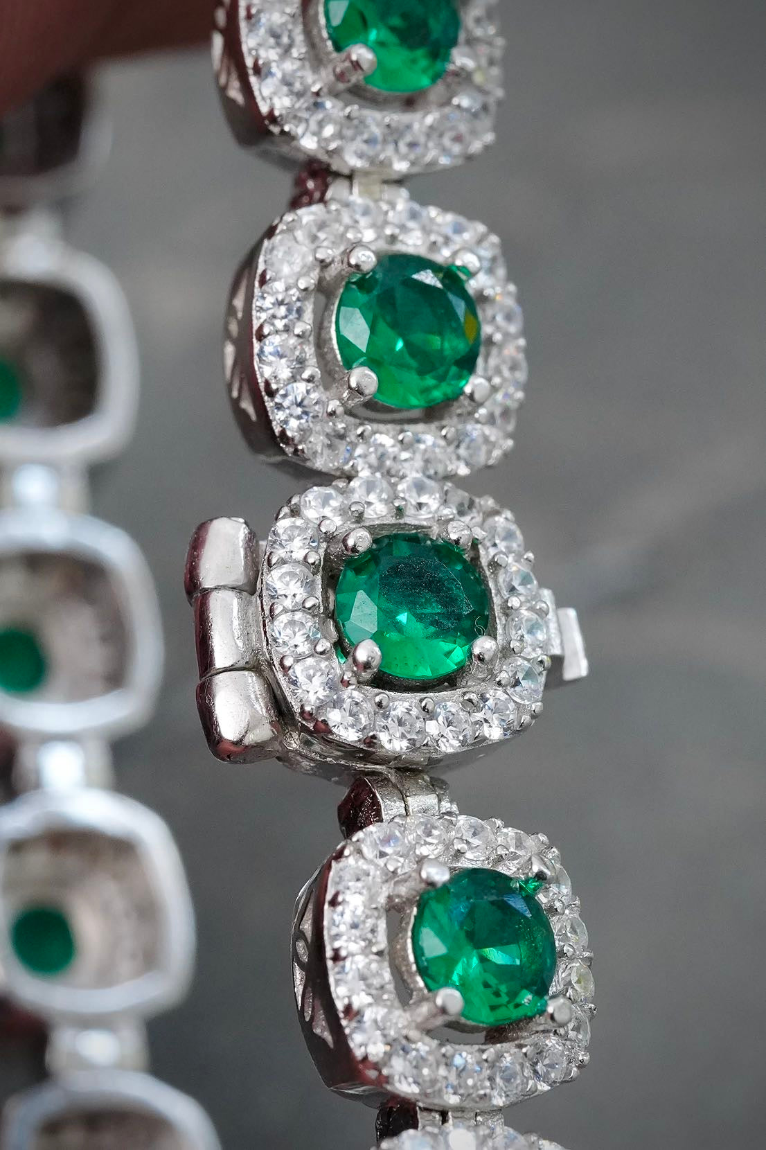 Pulso Tenis con Swarovski Verde y Blanco 19.45gr / 17cm / 7.6mm — Plata 925