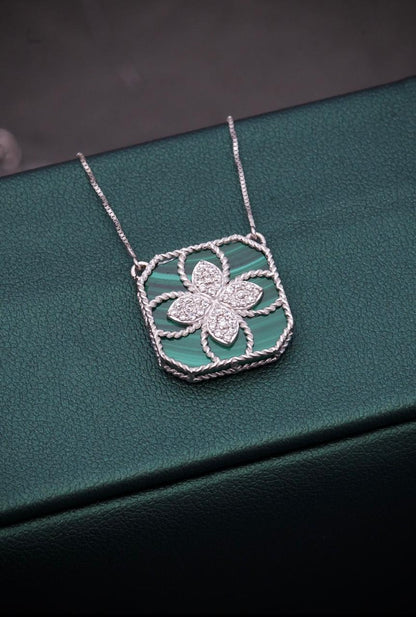 Cadena tejido veneciana / lucky clover verde 3.15gr / Largo 45cm / Oro Blanco italy cte B
