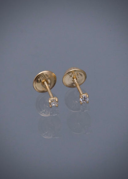 Topos con 6pts de diamante blanco 0.4gr / Largo 0.1cm / Oro Amarillo Nac (Joya) B