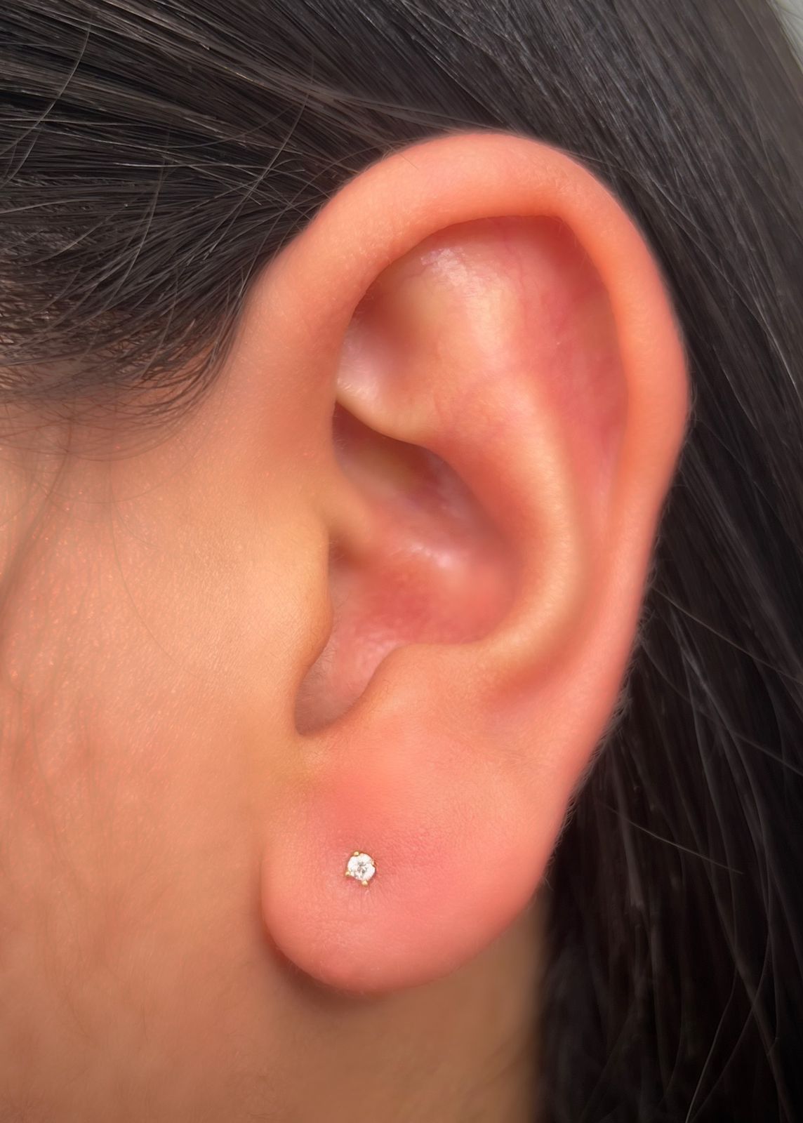 Topos con 6pts de diamante blanco 0.4gr / Largo 0.1cm / Oro Amarillo Nac (Joya) B