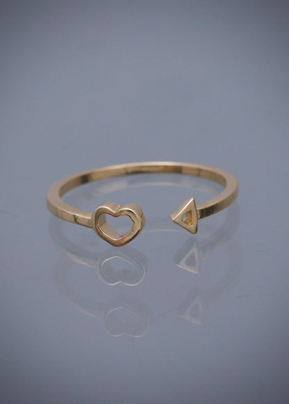 Anillo corazon con flecha 1.25gr / Talla: 6 / Oro Amarillo Nac B