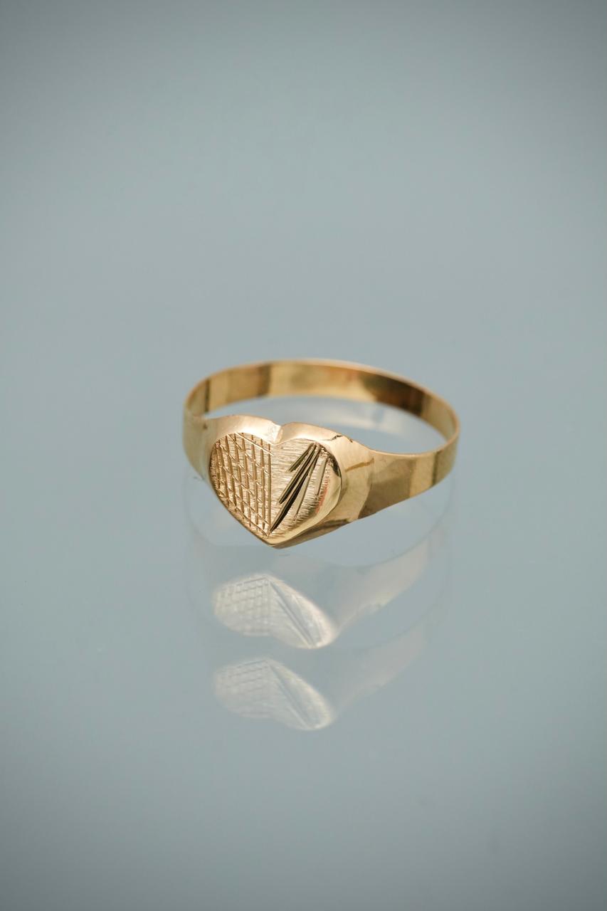Anillo corazon 1.25gr / Talla 9 / Oro Amarillo Nac B