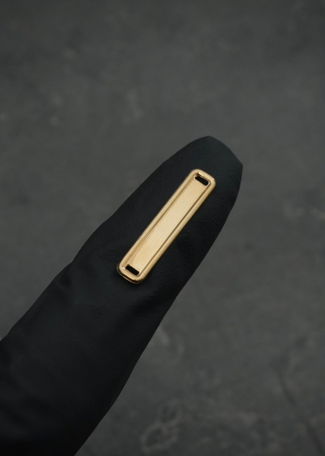 Herraje Placa 0.2gr / 2cm / Ancho 4,4mm — Oro Amarillo
