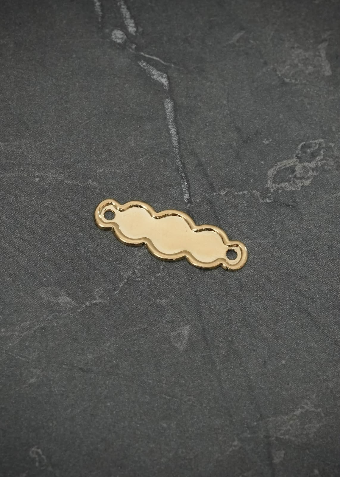 Herraje Placa 0.3gr / 2cm / 7,5mm — Oro Amarillo