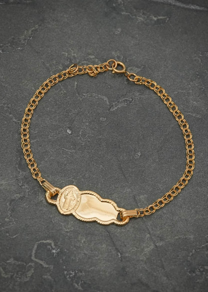 Pulso Bebe con Placa San Benito 1.4gr / 14cm / 8,5mm — Oro Amarillo