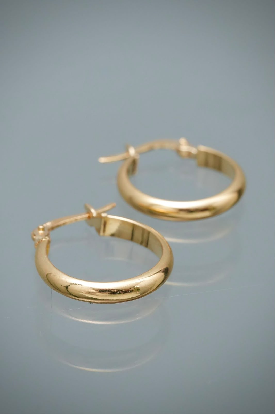 Candongas Lisas 1.5gr / 1.9cm / 3mm — Oro Amarillo
