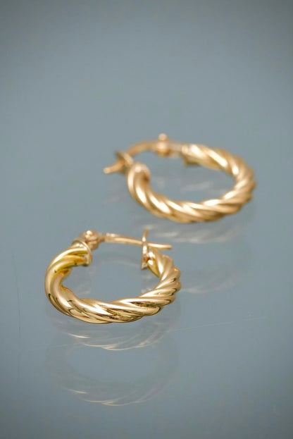 Candongas Entorchadas 1.4gr / 1.6cm / 2.4mm — Oro Amarillo