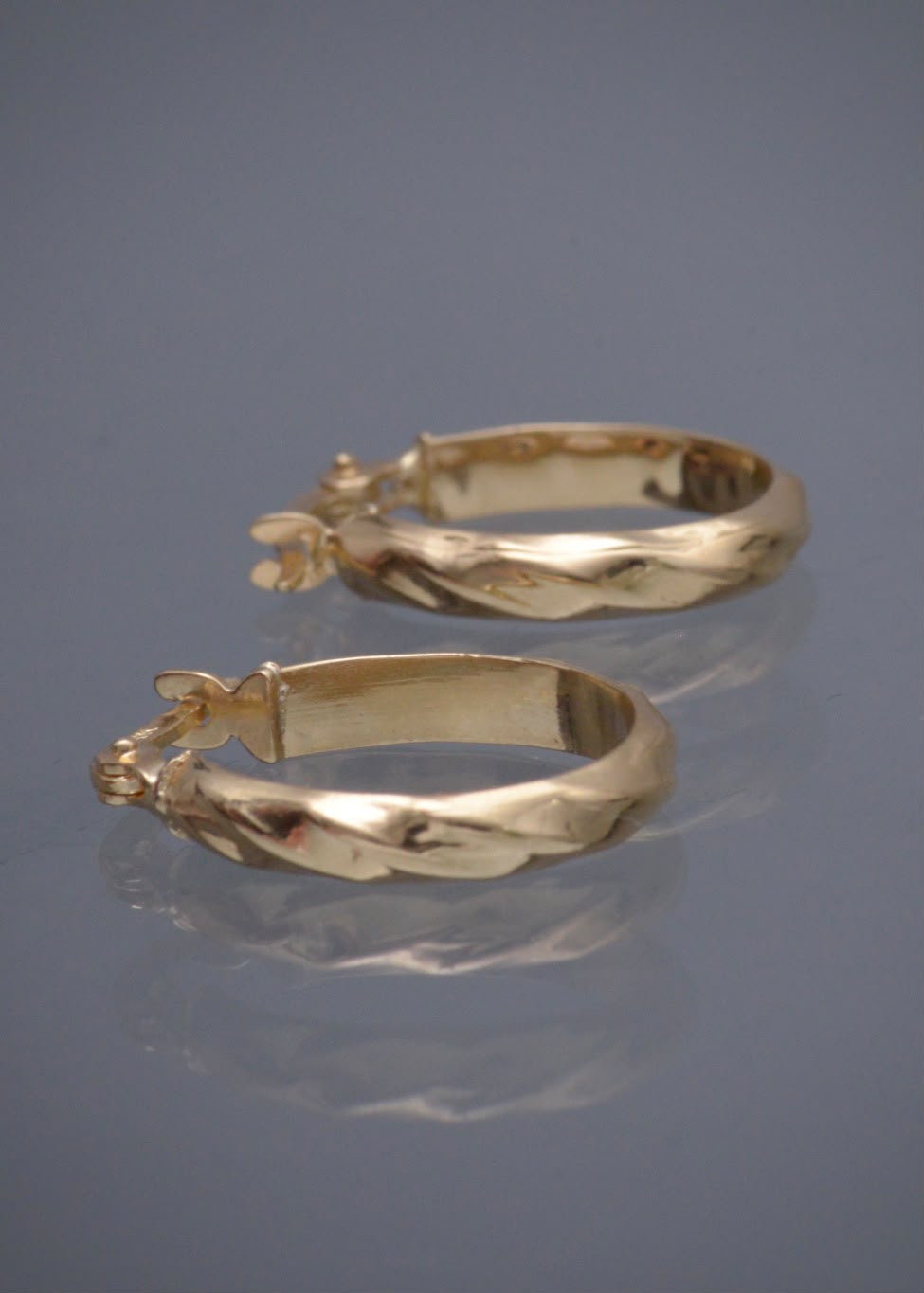 Candongas Semi Entorchadas 1.35gr / 2.9cm / 3mm — Oro Amarillo