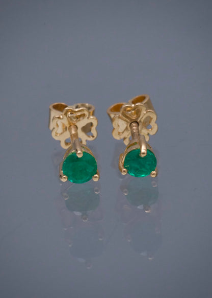 Topos con 46pts de Esmeralda 1.5gr / 0.3cm / 3.7mm — Oro Amarillo