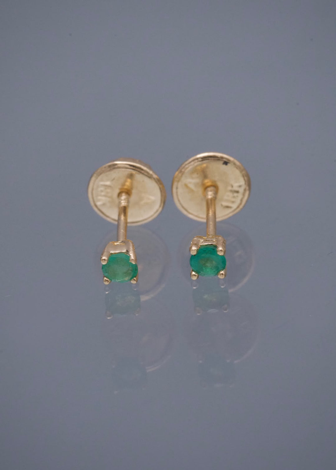Topos con 12pts de Esmeralda 0.5gr / 0.2cm / 2.5mm — Oro Amarillo