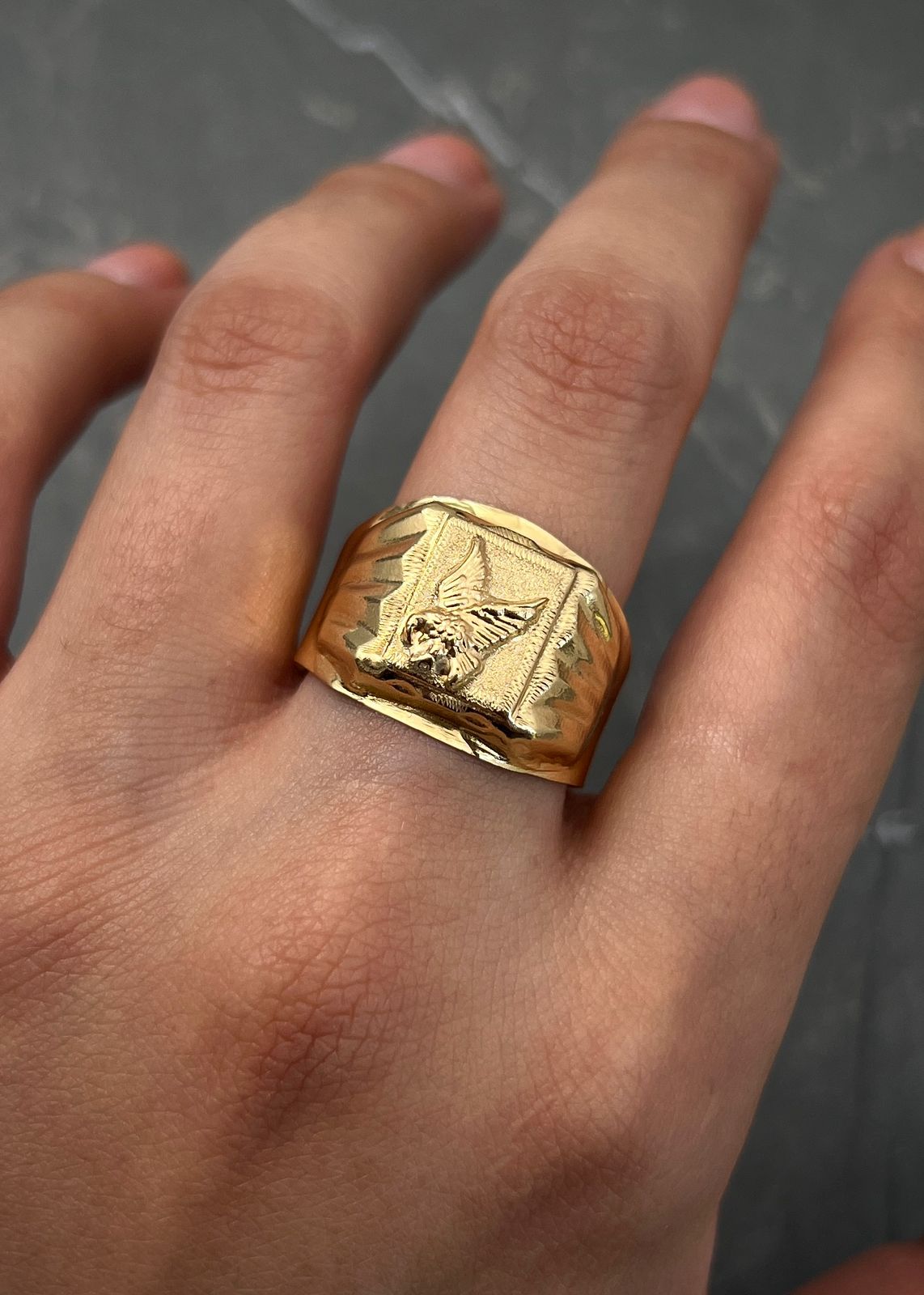 Anillo aguila 3.8gr / Talla11 1/2 / Oro Amarillo Nac P