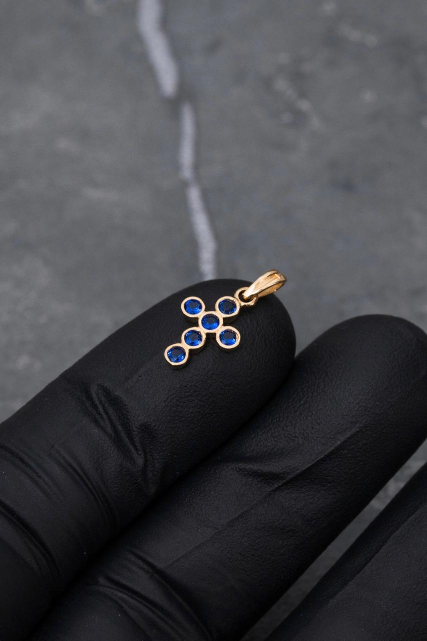 Dije cruz con swarovski azul 0.7gr / Largo 1.7cm — Oro Amarillo