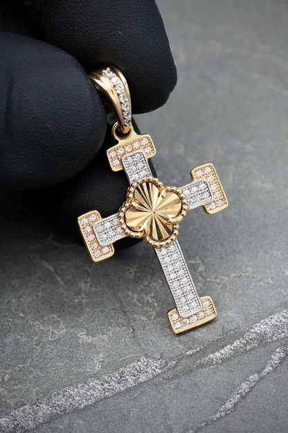 Dije cruz lucky con swarovski blanco 3.6gr / Largo 3.8cm — Oro Amarillo
