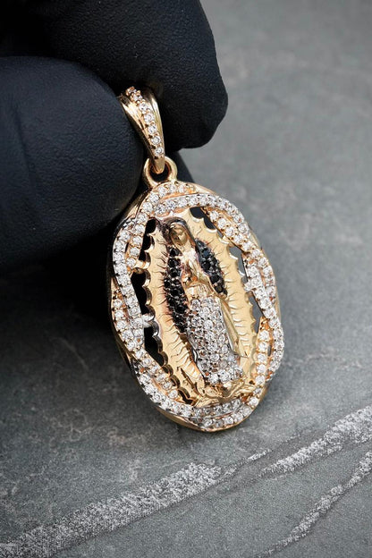 Dije virgen de guadalupe con swarovski blanco y negro 5.8gr / Largo 3.7cm / Oro Amarillo Nac B