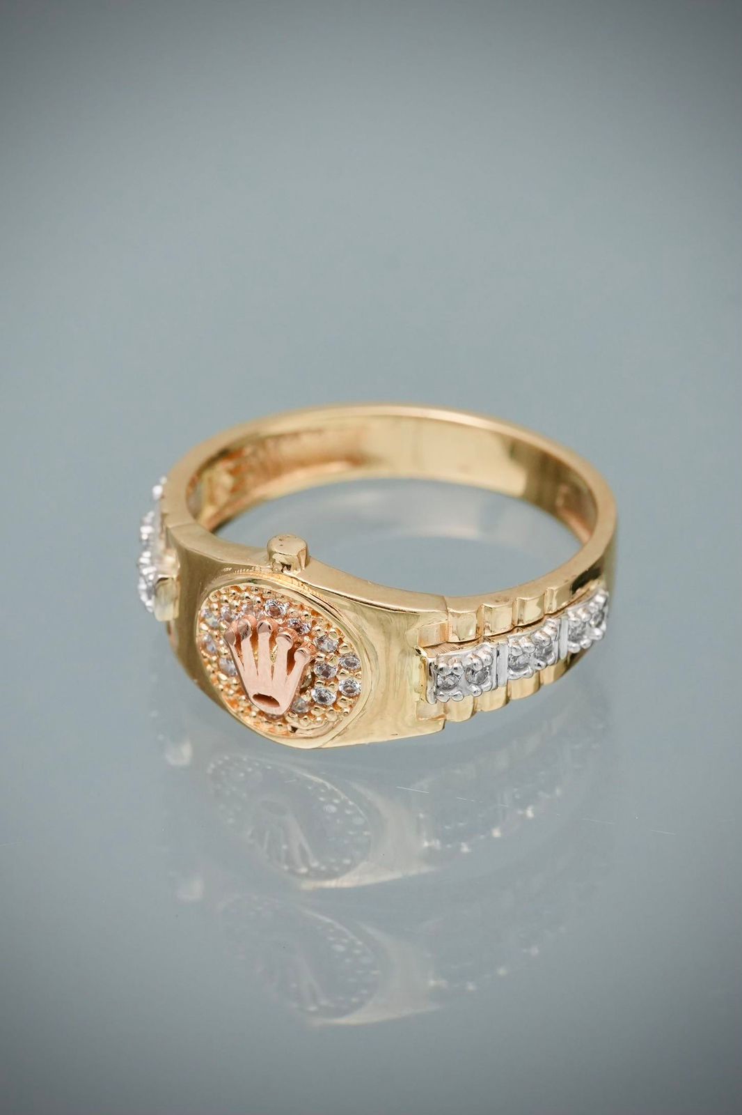 Anillo rx con swarovskis blancos 4.0gr / Talla 6 1/4 / Tres Oros Nac B
