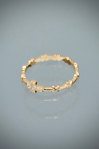Anillo cruz con swarovskis blancos 1.75gr / Talla 6 1/2 — Oro Amarillo