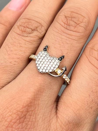 Anillo corazon con swarovski negro y blanco 2.65gr / Talla 7 / Oro Amarillo Nac B