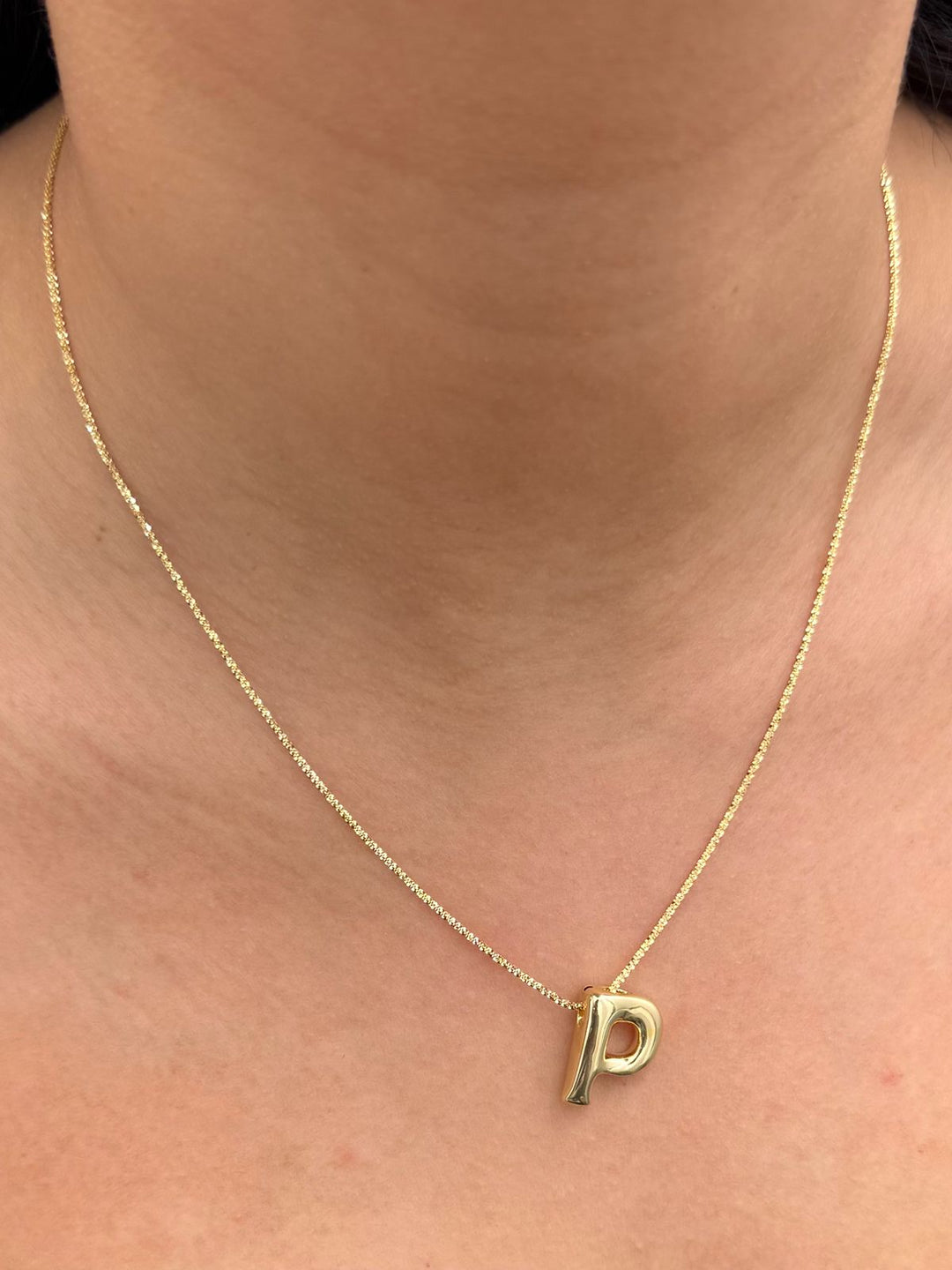 Dije letra p 0.65gr / Largo 1.8cm — Oro Amarillo