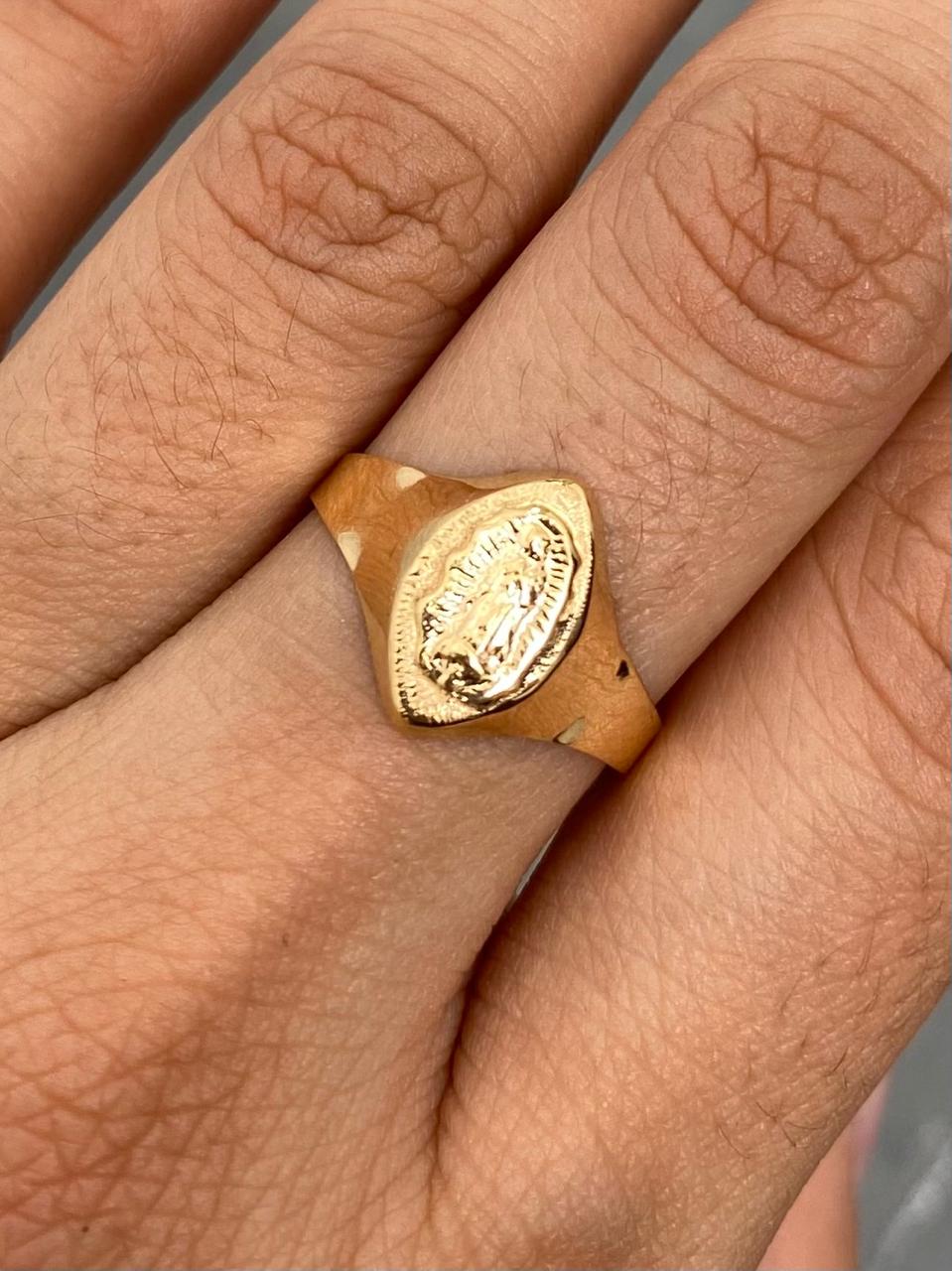 Anillo virgen de Guadalupe 1.35gr / Talla 7 1/4 / Oro Amarillo Nac B