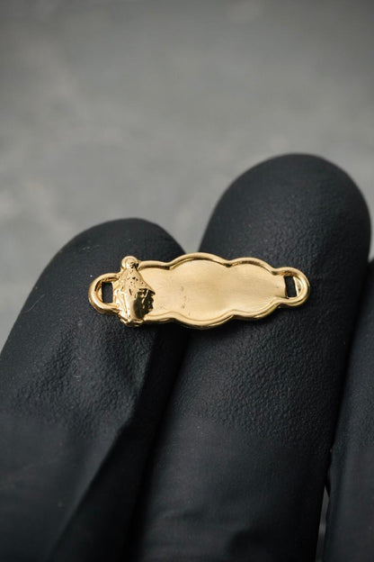 Herraje placa virgen milagrosa 0.5gr / Largo 2.2cm — Oro Amarillo