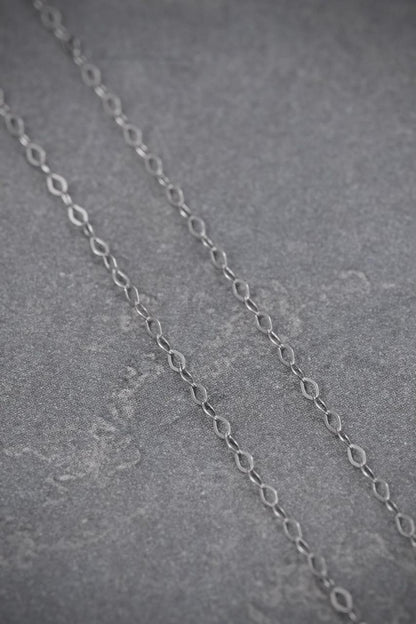 Cadena Aro Seguido 0.6gr / 50cm / 1.2mm — Oro Blanco