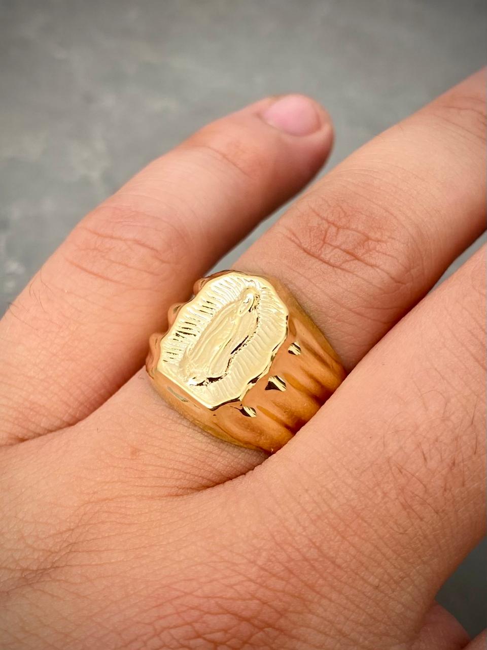 Anillo Virgen de guadalupe 3.7gr / Talla 13 — Oro Amarillo