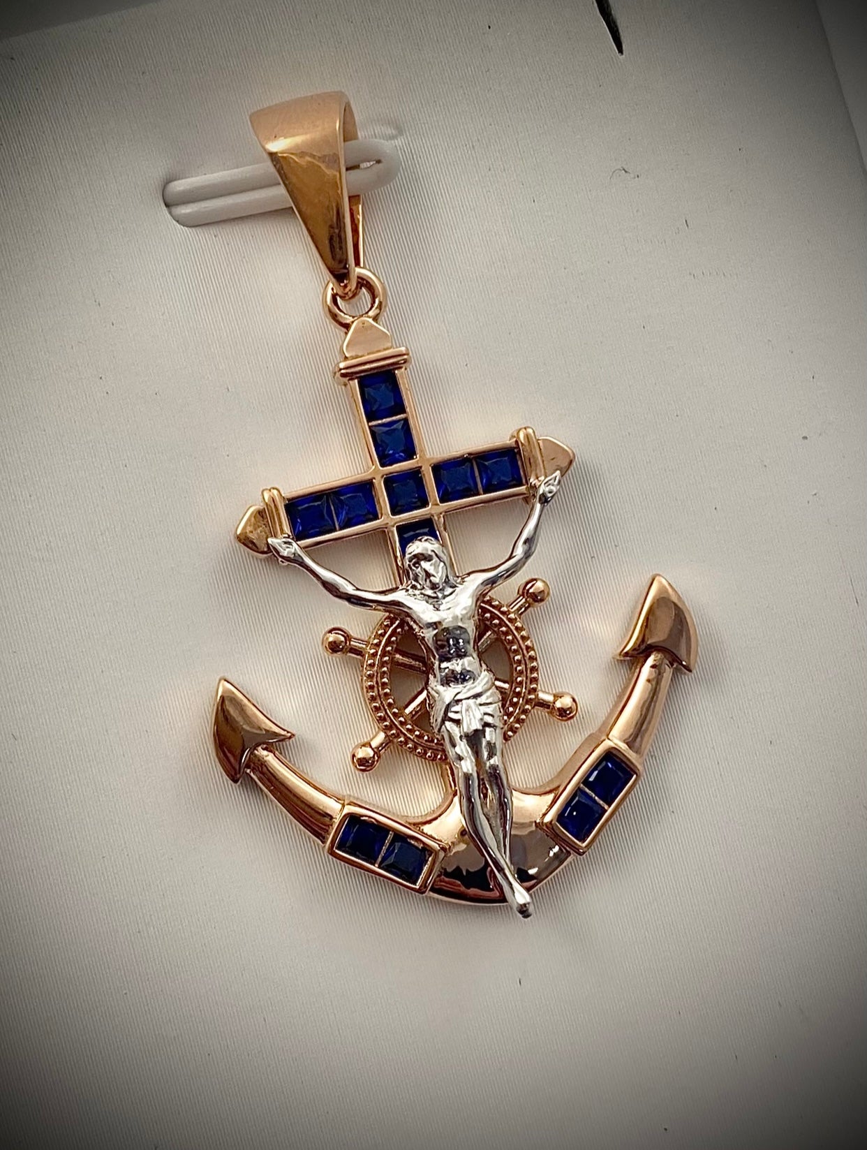 Dije de ancla con jesus 6.5gr / 4cm / Dos Oros Nac B
