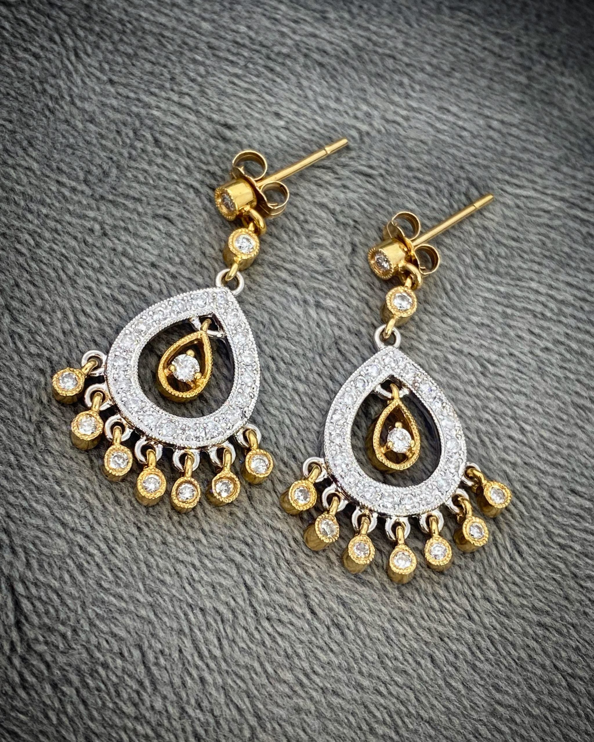 Aretes con 0.96qts (96pts) de diamantes 4.8gr / Dos Oros Nac (Joya)*