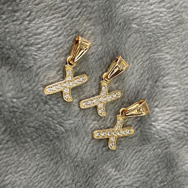 Dije de letra X 0.4gr / Largo 1.3cm — Oro Amarillo