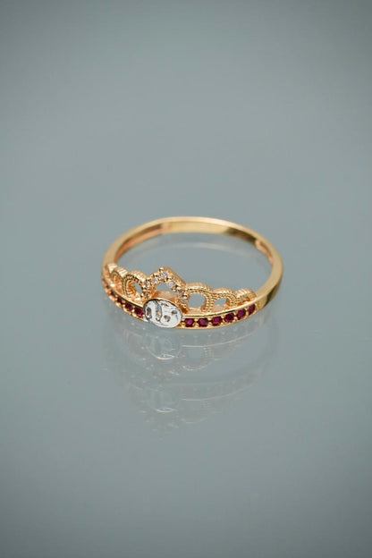 Anillo 15S con swarovski fucsia y blanco 2.25gr / Talla 7 1/4 — Oro Amarillo