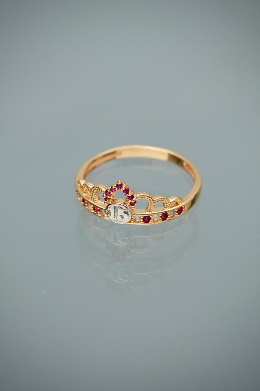 Anillo 15s con swarovskis fucsia 2.1gr / Talla 7 1/2 — Oro Amarillo