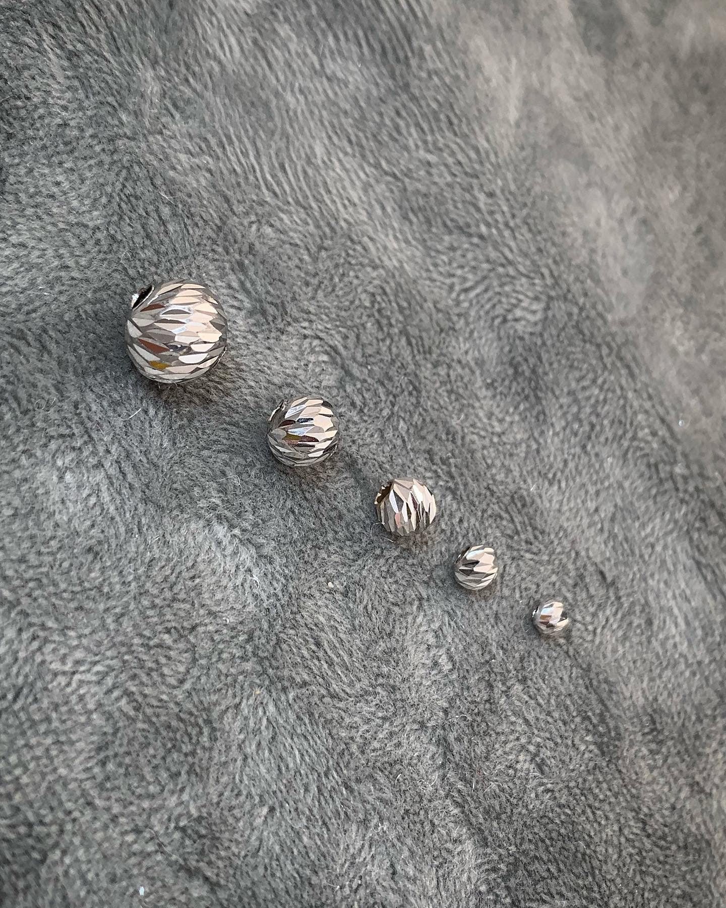 Bola Diamantada 4mm 0.1gr / Oro blanco Nac B