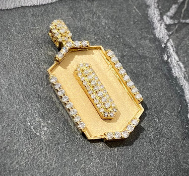 Dije de placa con 83 pts de Diamante blanco 4gr / Oro Amarillo (Joya) P