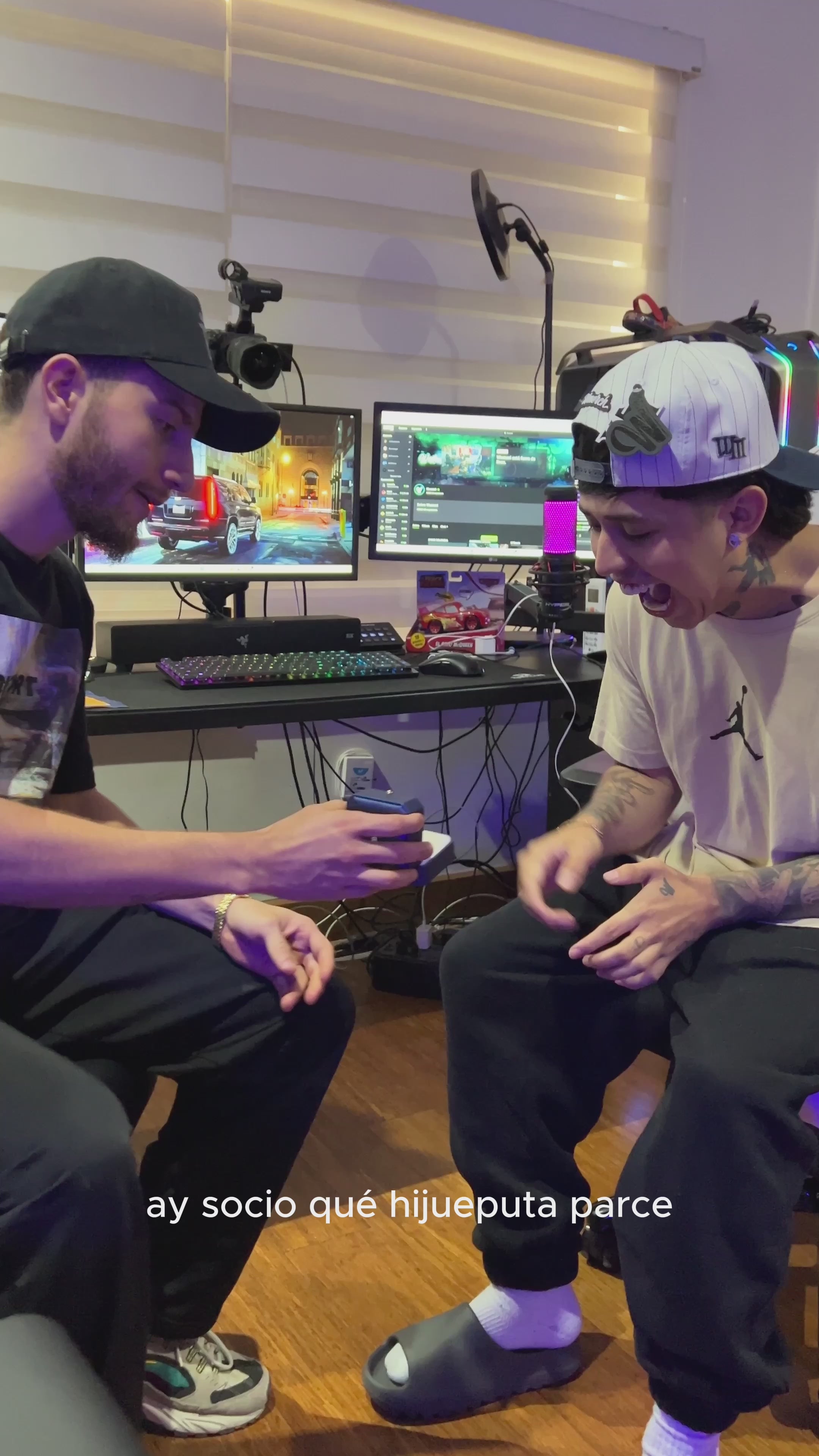 Cargar video: El streamer y creador de contenido más influyente de Colombia confía en Bracarli para sus joyas exclusivas.