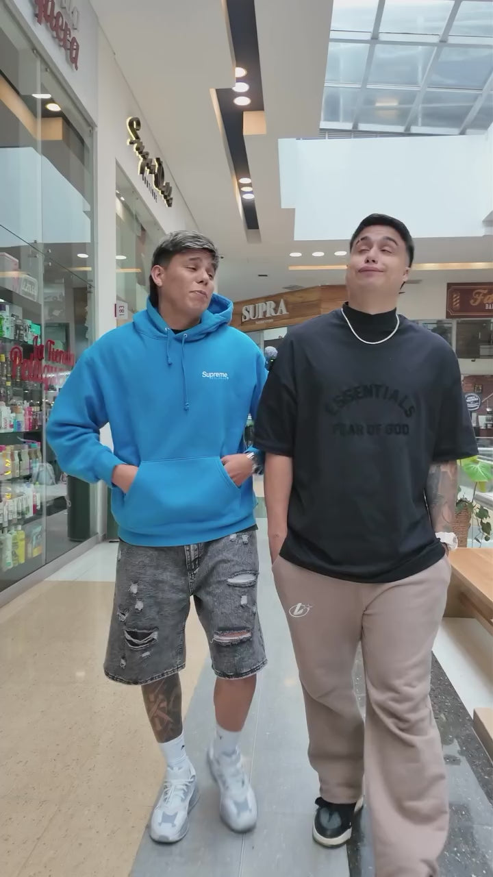 Cargar video: El artista urbano que ha conquistado el corazón de Colombia confía en Bracarli para sus joyas más exclusivas.