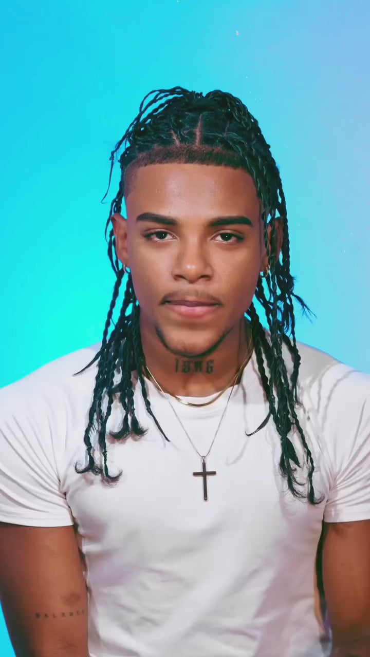 Cargar video: El sello musical que ha revolucionado la industria confía en Bracarli para sus joyas más exclusivas.