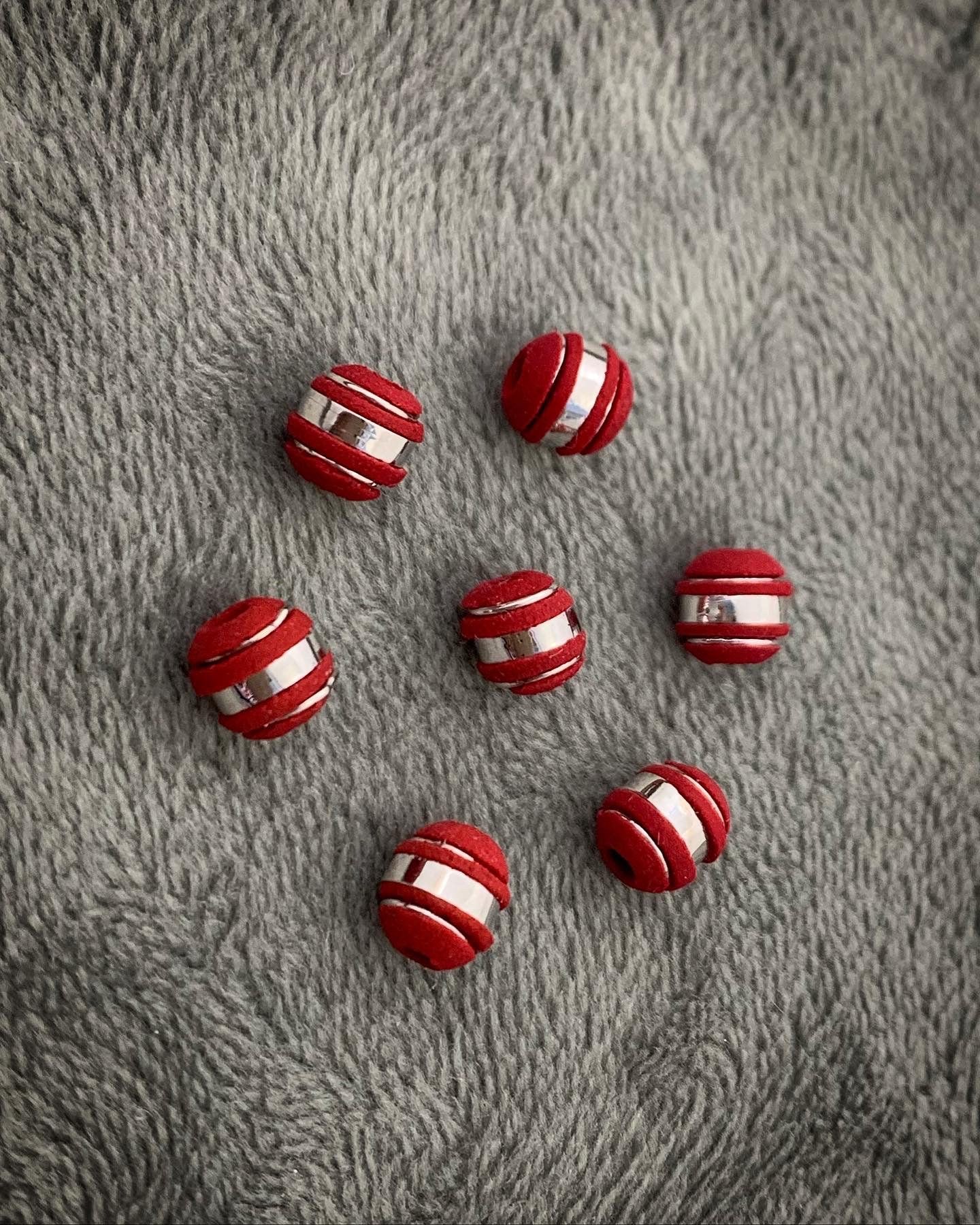 Neoro rojo 6mm 3 rayas 0.14gr / Oro Blanco Nac B